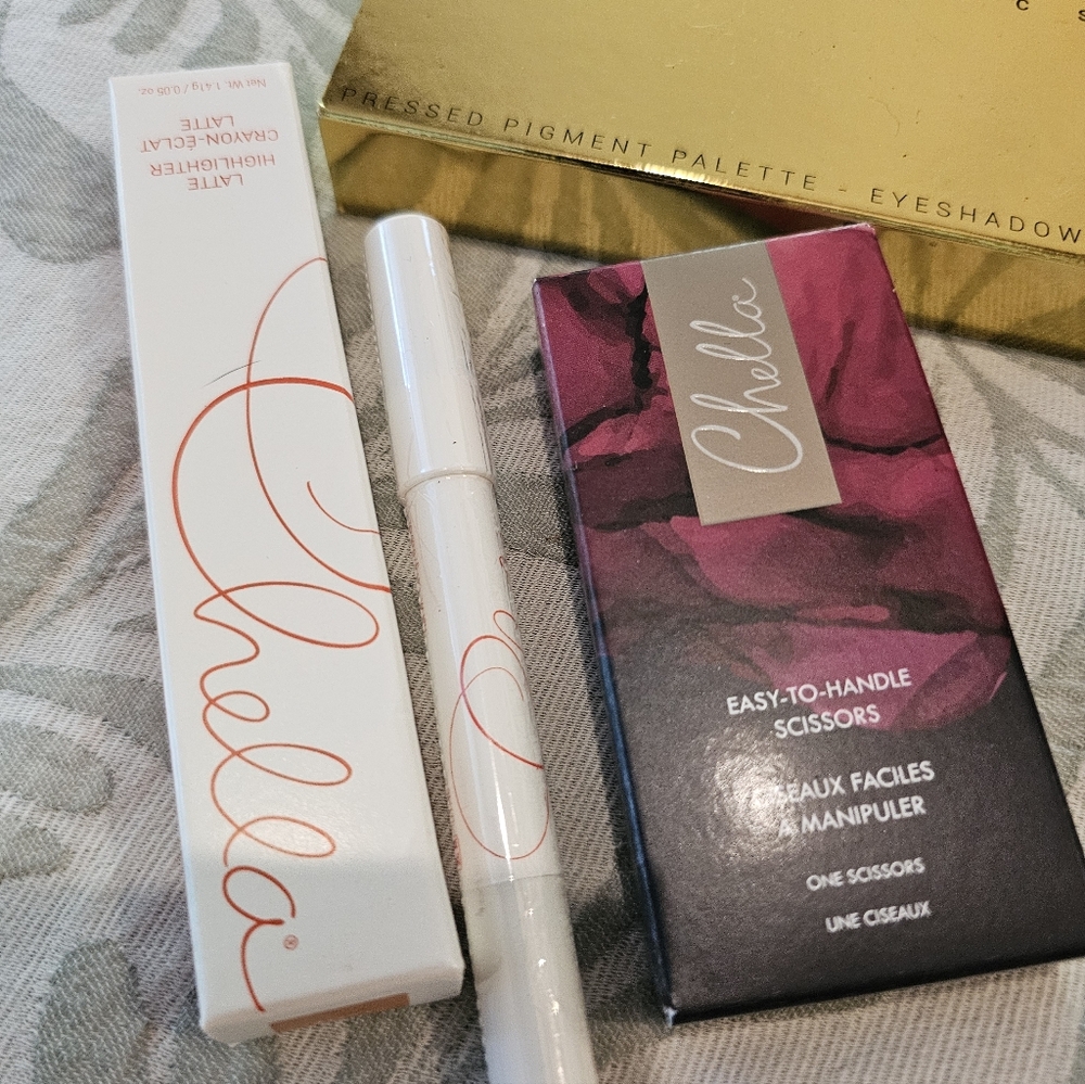 NWOT Makeup Bundle - Picture 3 of 3